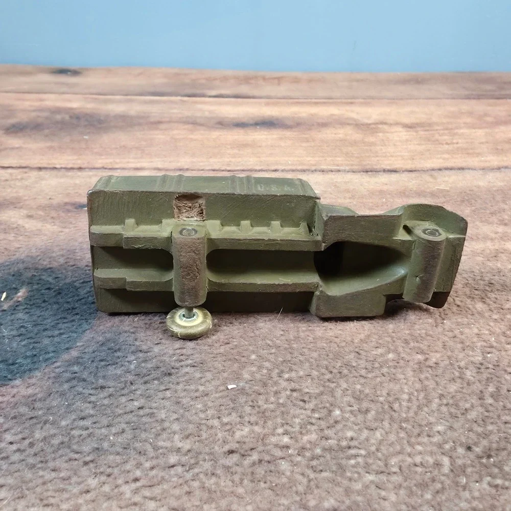 Unbranded vintage cast